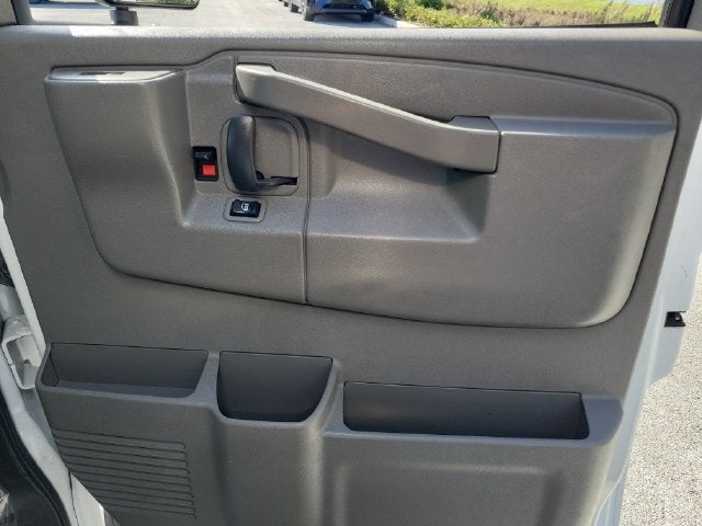 2021 Chevrolet Express 3500 Work Van Cutaway