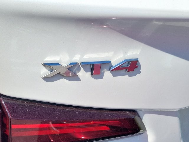 2020 Cadillac XT4 Premium Luxury