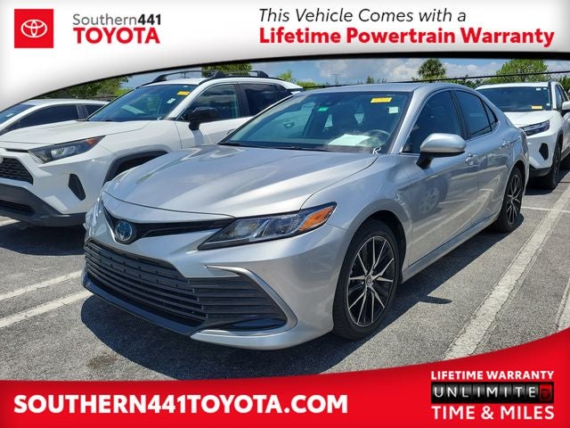 2022 Toyota Camry Hybrid LE