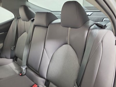 2022 Toyota Camry Hybrid LE