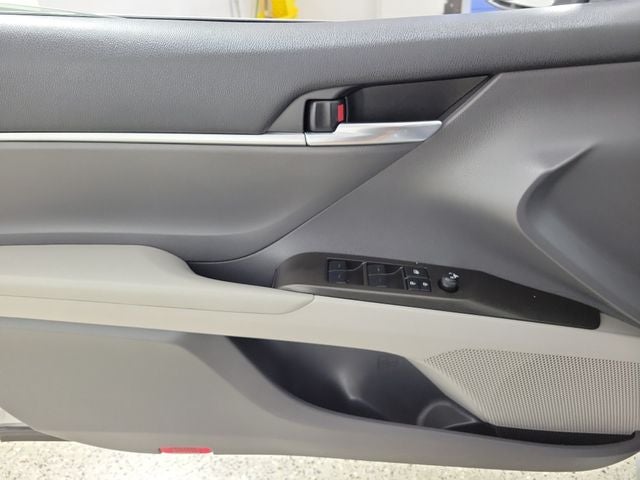2022 Toyota Camry Hybrid LE