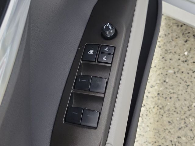2022 Toyota Camry Hybrid LE
