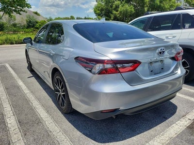 2022 Toyota Camry Hybrid LE