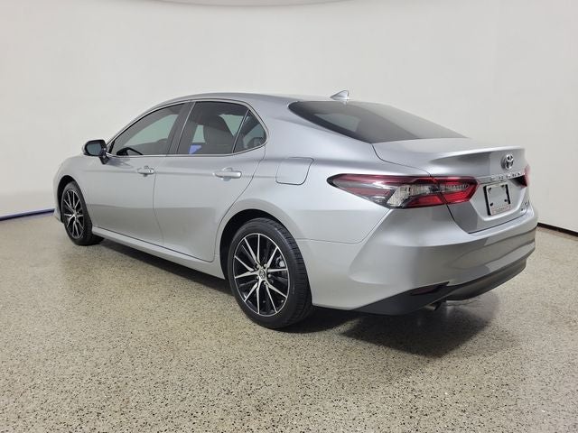 2022 Toyota Camry Hybrid LE
