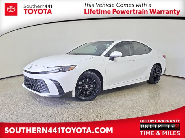2025 Toyota Camry SE