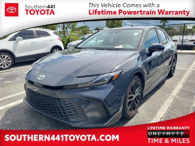 2025 Toyota Camry SE