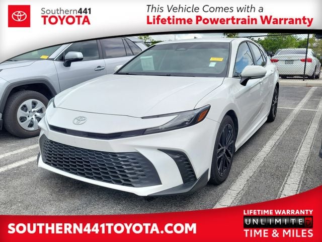 2025 Toyota Camry SE