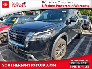 2023 Nissan Pathfinder SV