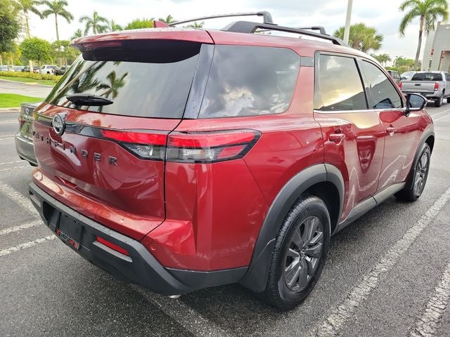 2022 Nissan Pathfinder SV
