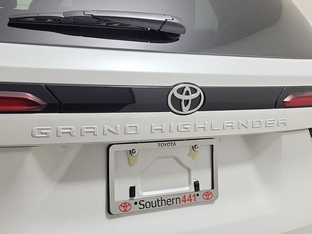 2026 Toyota Grand Highlander Hybrid XLE