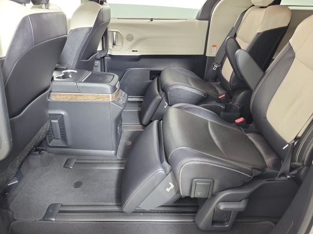 2025 Toyota Sienna Platinum 7 Passenger