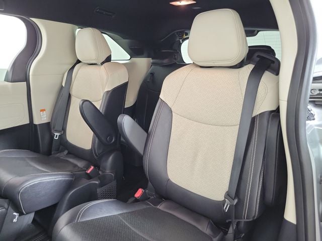 2025 Toyota Sienna Platinum 7 Passenger