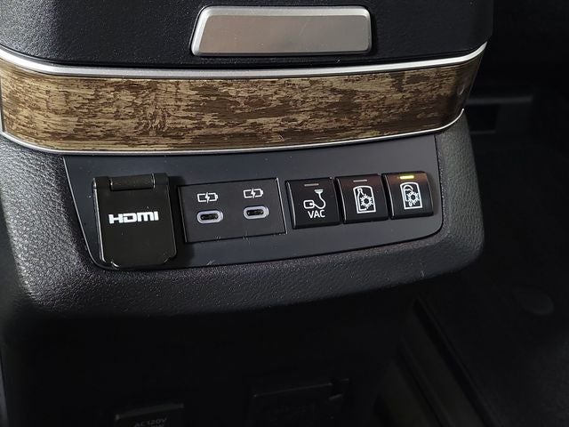 2025 Toyota Sienna Platinum 7 Passenger