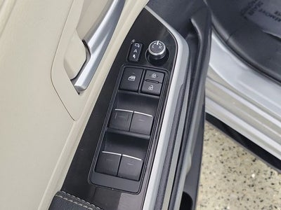 2025 Toyota Sienna Platinum 7 Passenger