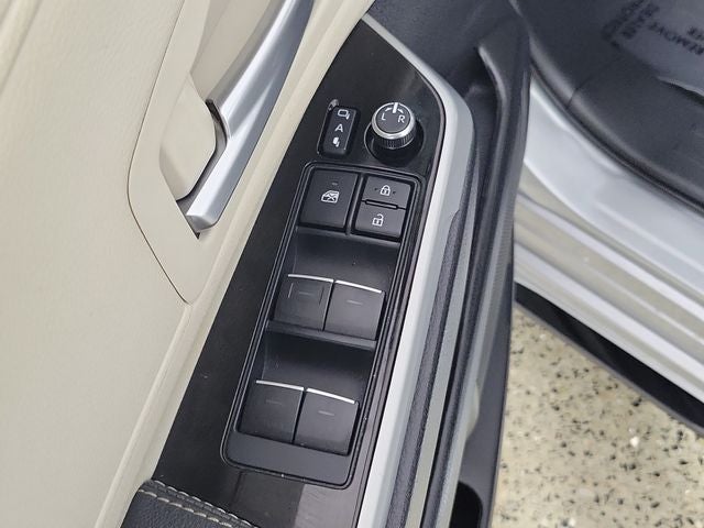 2025 Toyota Sienna Platinum 7 Passenger