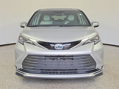 2025 Toyota Sienna Platinum 7 Passenger