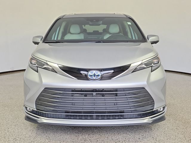 2025 Toyota Sienna Platinum 7 Passenger