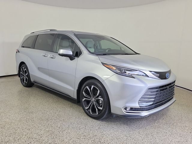 2025 Toyota Sienna Platinum 7 Passenger