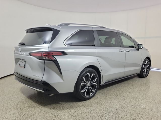 2025 Toyota Sienna Platinum 7 Passenger