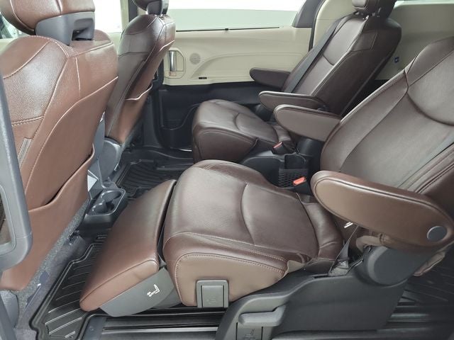 2024 Toyota Sienna Platinum 7 Passenger