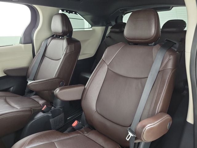 2024 Toyota Sienna Platinum 7 Passenger