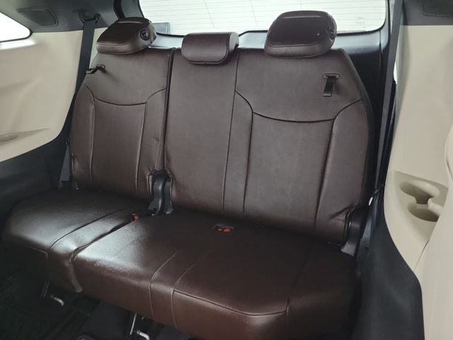 2024 Toyota Sienna Platinum 7 Passenger