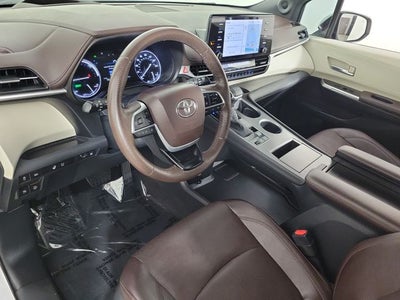 2024 Toyota Sienna Platinum 7 Passenger