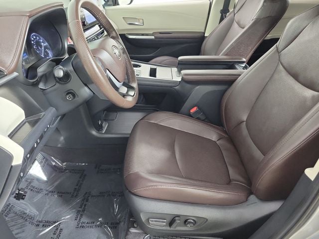 2024 Toyota Sienna Platinum 7 Passenger
