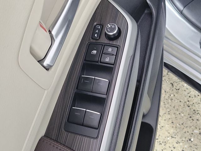 2024 Toyota Sienna Platinum 7 Passenger