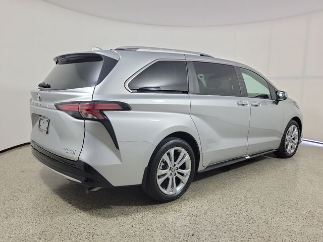2024 Toyota Sienna Platinum 7 Passenger