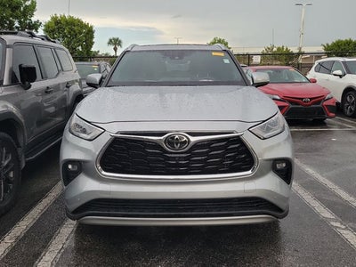 2022 Toyota Highlander Platinum