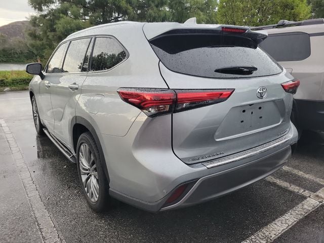 2022 Toyota Highlander Platinum