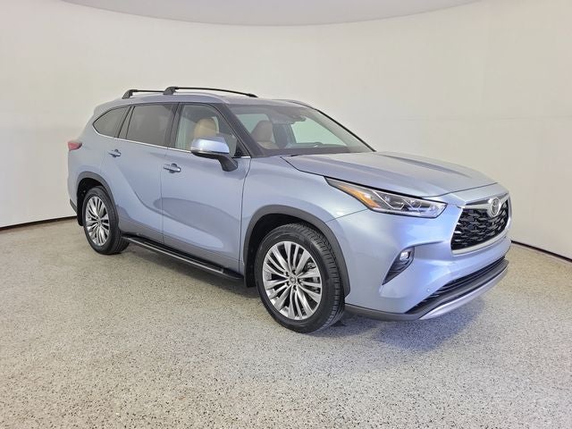 2022 Toyota Highlander Platinum