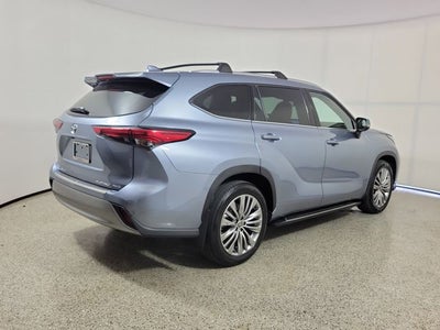 2022 Toyota Highlander Platinum