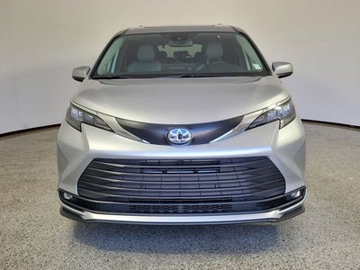 2025 Toyota Sienna XLE 8 Passenger