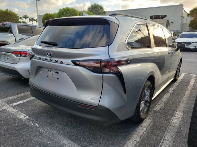 2025 Toyota Sienna XLE 8 Passenger