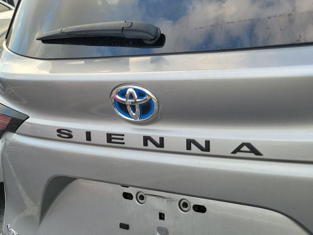 2025 Toyota Sienna XLE 8 Passenger