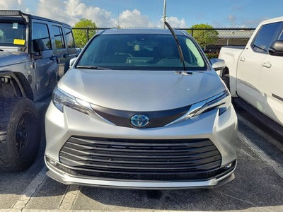 2025 Toyota Sienna XLE 7 Passenger