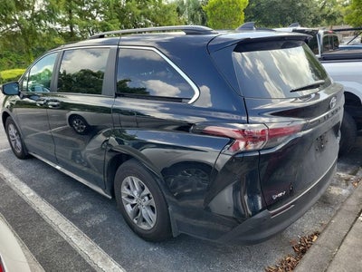 2025 Toyota Sienna XLE 8 Passenger