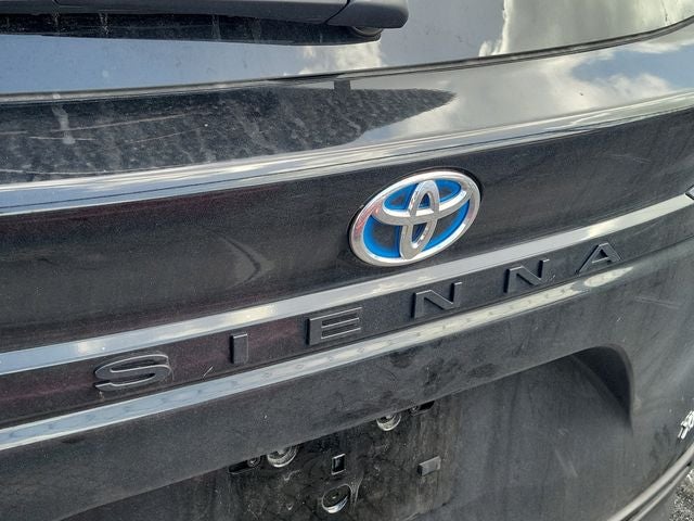 2025 Toyota Sienna XLE 8 Passenger
