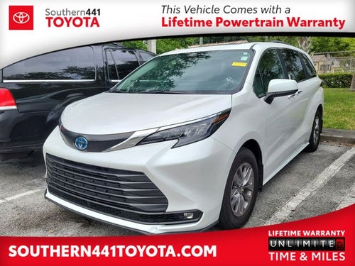 2025 Toyota Sienna XLE 8 Passenger