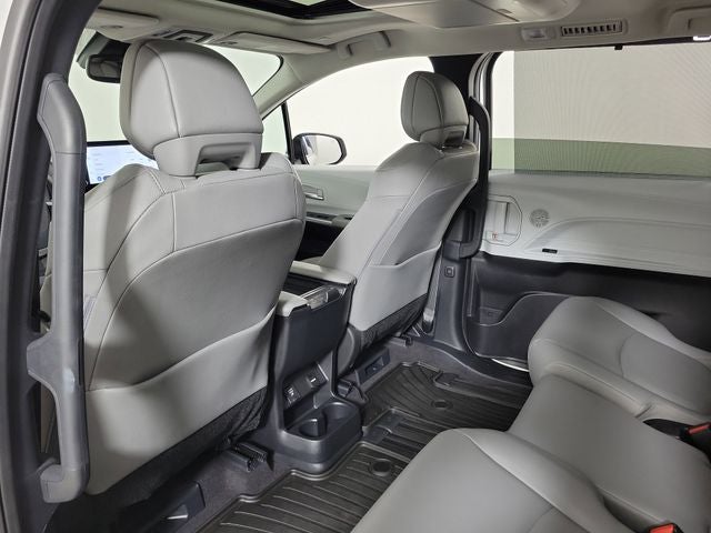 2025 Toyota Sienna XLE 8 Passenger