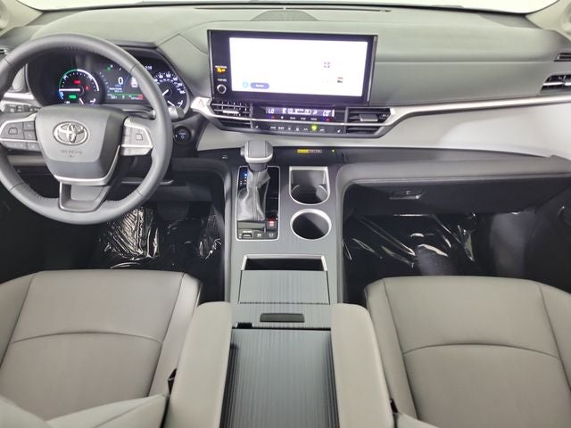 2025 Toyota Sienna XLE 8 Passenger