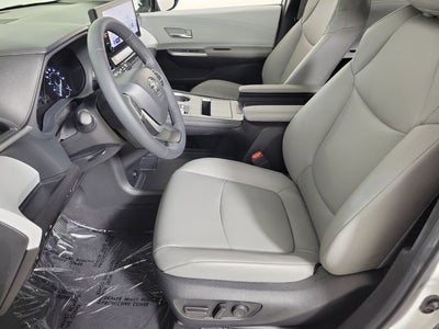 2025 Toyota Sienna XLE 8 Passenger