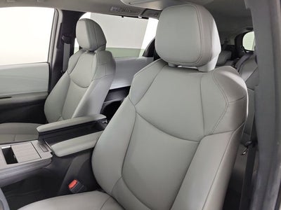 2025 Toyota Sienna XLE 8 Passenger
