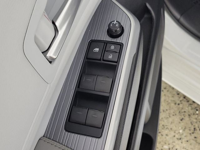 2025 Toyota Sienna XLE 8 Passenger
