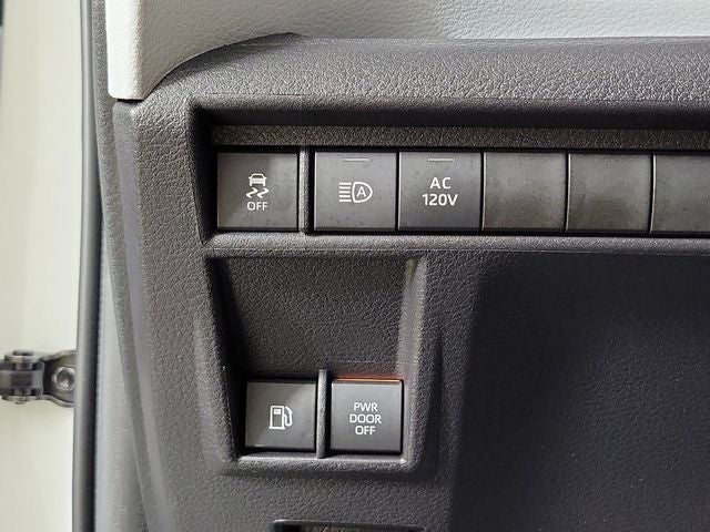 2025 Toyota Sienna XLE 8 Passenger