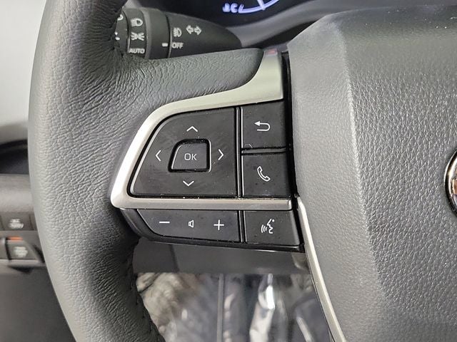2025 Toyota Sienna XLE 8 Passenger