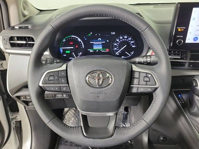 2025 Toyota Sienna XLE 8 Passenger