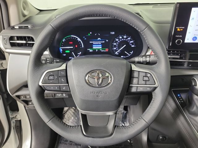 2025 Toyota Sienna XLE 8 Passenger